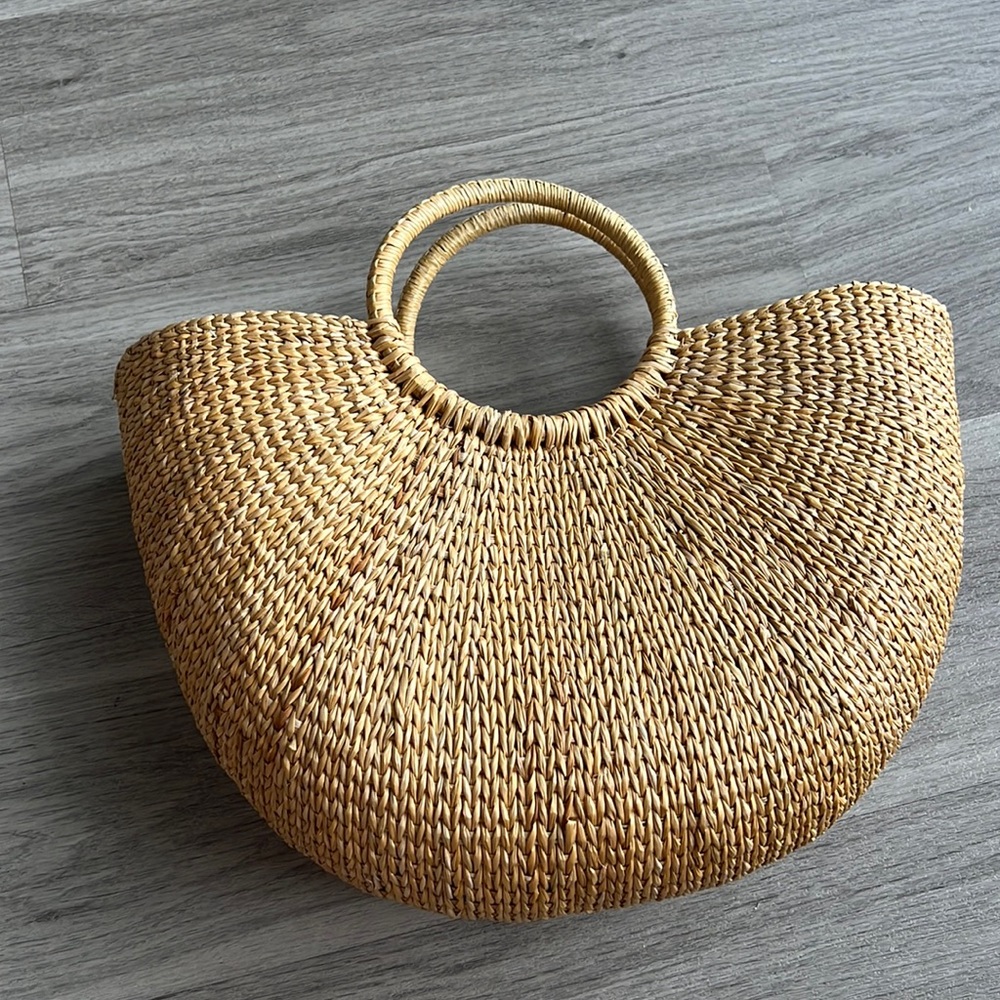 Straw handbag
